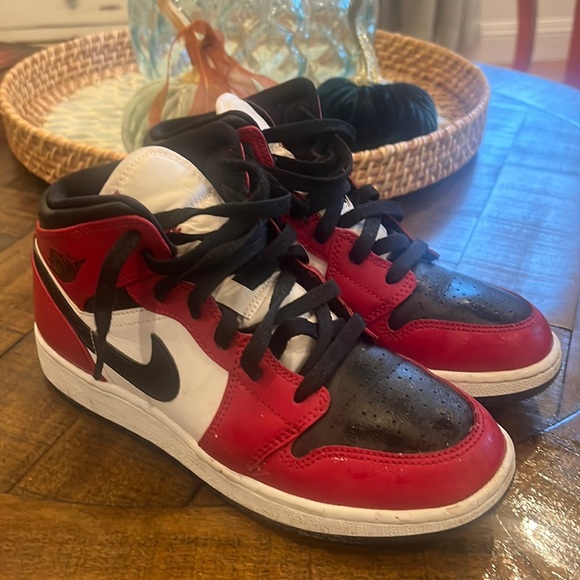 Nike Other - Nike Air Jordan 1 Mid Chicago Red/Black High-Top Sneakers Shoes youth Size 5.5